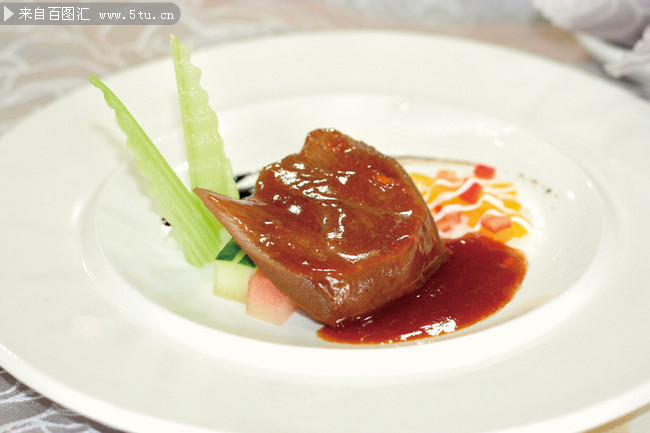 红酒汁焗牛舌菜品图片