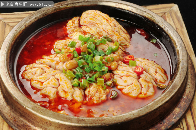 川菜红油脑花菜品摄影图片