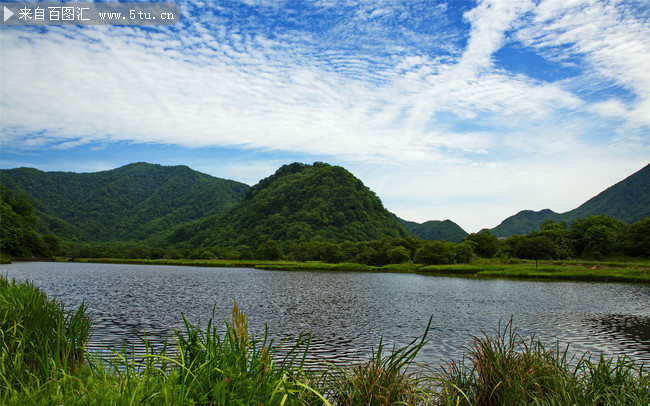 藍天白雲山水風景圖片